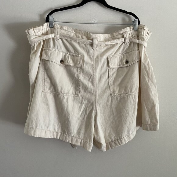Old Navy Women 3X Ivory Extra High-Waisted Tie-Front Cargo Shorts 4” Inseam - Picture 7 of 10